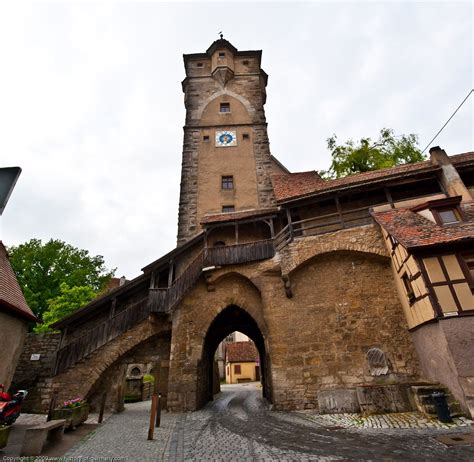 Rothenburg Gate House - the wall extends completely around the ...