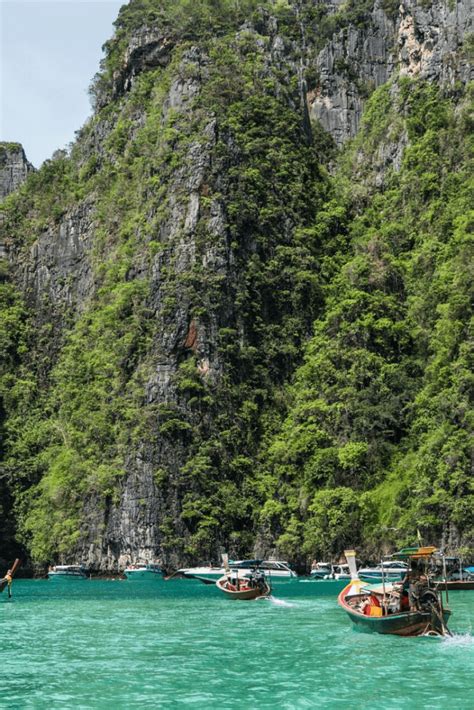 PHUKET TO PHI PHI FERRY: FULL GUIDE!