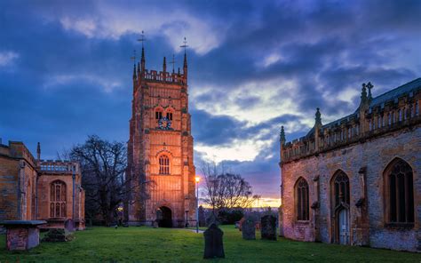 On The Beautiful Blossom Trail in England's Vale Of Evesham - a packed life