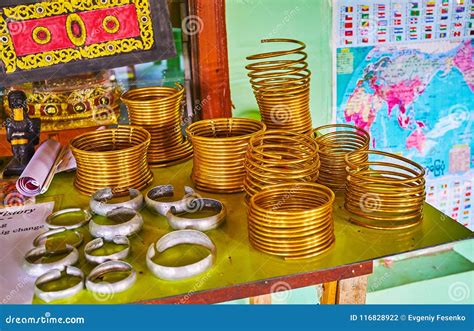 The Brass Neck Rings of Padaung Kayan Tribe, Inle Lake, Myanmar ...