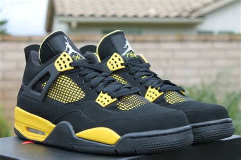 Air Jordan IV "Thunder" - Release Reminder - SneakerNews.com