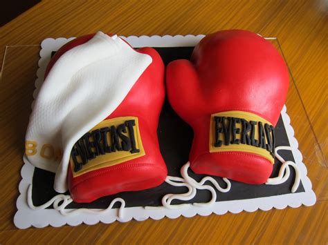 Quintbelles: Bong's Boxing Gloves Cake