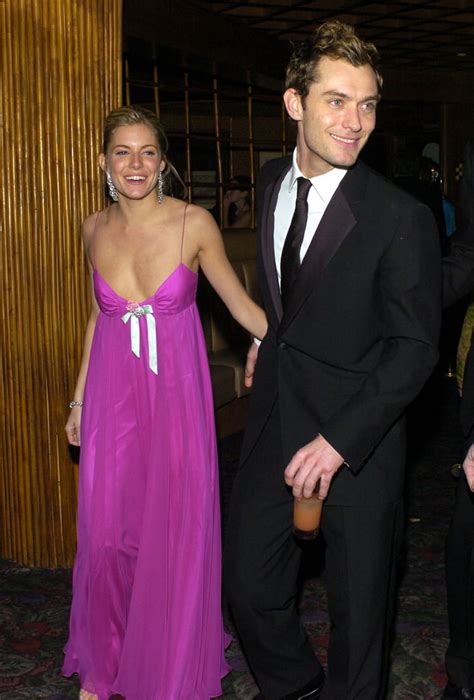 Sienna Miller and Jude Law in 2004 | Celebrity Couples' First Red ...