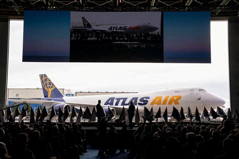 Atlas Air Boeing 747 cargo plane makes emergency landing after engine ...