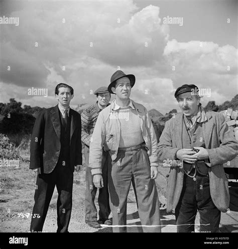 L'Titfield Thunderbolt (1953) , John Gregson , Hugh Griffith Photo ...