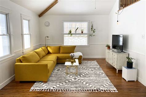 How to Select the Right Rug Size for Your Living Room