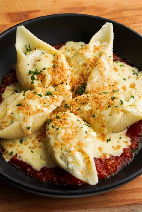 Giant Cheese Stuffed Shells (Olive Garden Copycat) - Whisper of Yum