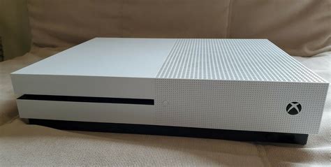 Microsoft Xbox One S 500GB White Console (with one controller ...