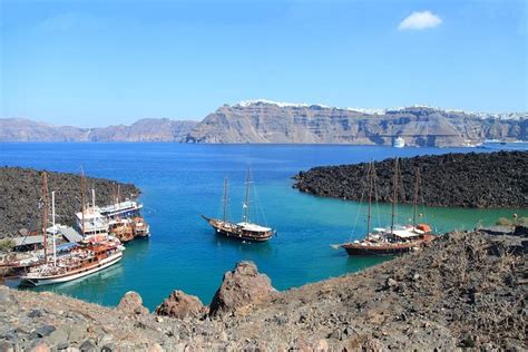 Santorini Volcano Tour: Triphobo