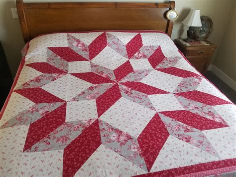 17 Carpenter's Star Quilt Pattern Ideas