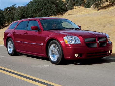 Car in pictures – car photo gallery » Dodge Magnum RT & SXT 2005 Photo 06