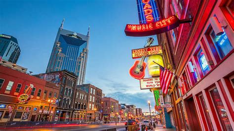 13 Best Nightlife Spots In Nashville for A Great Night Out