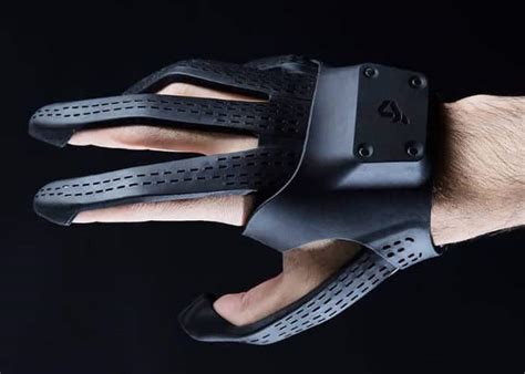 These are the best VR gloves - TechBriefly