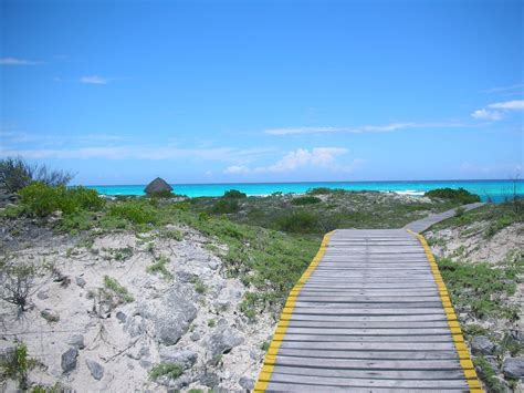 Cayo Santa Maria | Cuba Vintage Vacation