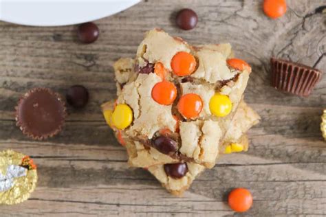 Reese's Pieces Blondies - I Heart Nap Time