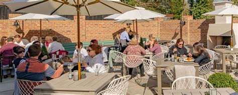 Fresh Food & Cask Ales - The Leather Bottle, Mattingley