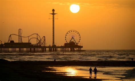 15 of the Best Beaches in Galveston Texas! - Just a Pack