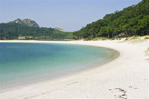 A selection of the best beaches in Galicia. Calm lagoons and white ...