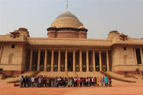 Students visit Rashtrapati Bhavan - Bennett University