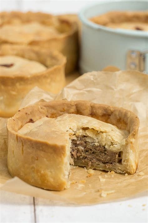 Easy & Authentic Scotch Pie Recipe - Scottish Scran