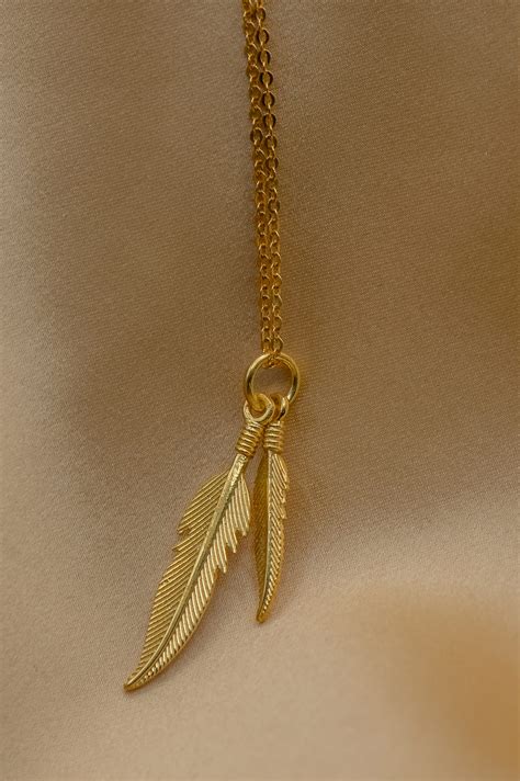 GOLD FEATHER NECKLACE | Yara Jewellery