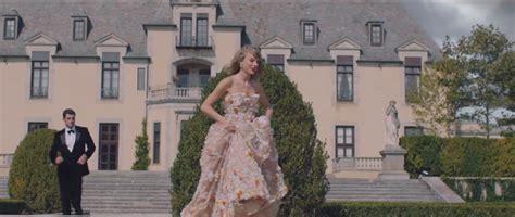 Fairy-tale mansion featured in Taylor Swift’s ‘Blank Space’ up for auction