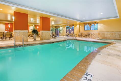 Holiday Inn Express & Suites Bloomington, an IHG Hotel Bloomington ...