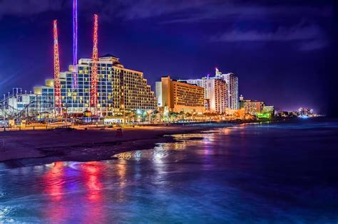 Nightlife in Daytona Beach - Daytona Beach travel guide – Go Guides