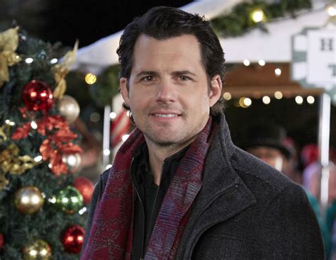 Hallmark Christmas Movie Stars Reveal Their Favorite Holiday Traditions ...