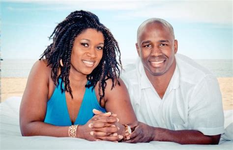 Former NFL Player Antonio Armstrong and Wife Reportedly Killed by 16 ...