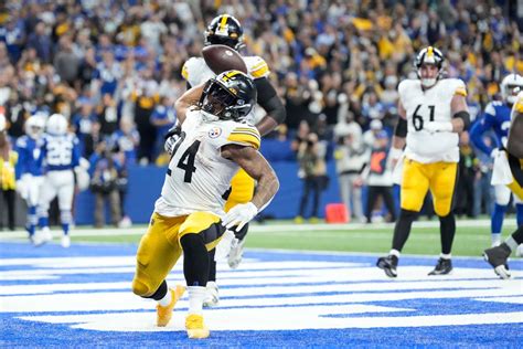 Snell runs for go-ahead TD, Steelers hold off Colts 24-17 | The Independent