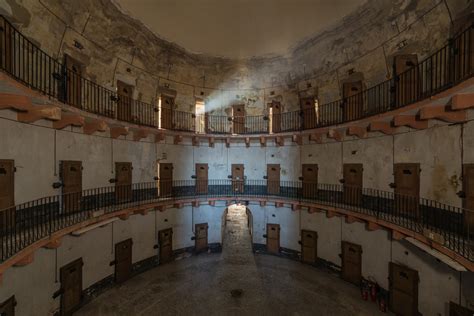 The Architecture of Surveillance: The Panopticon Prison | ArchDaily