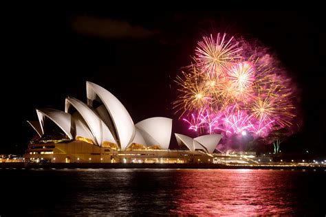 Sydney Opera House Fireworks | More fireworks behind the Syd… | Flickr