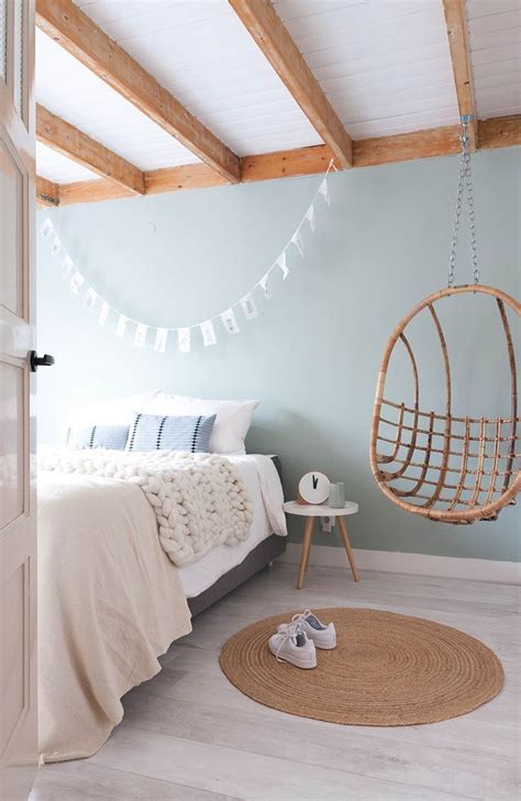 beautiful bedroom, pastel green and timber | Idee arredamento camera da ...