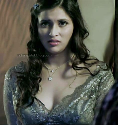 Mannara chopra actress hindi movie big cleavage show hot stills hd caps ...