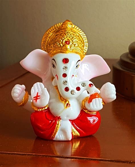 Beautiful Ganesh Idol for CAR Dashboard, Mandir & Return Gift #36616 ...