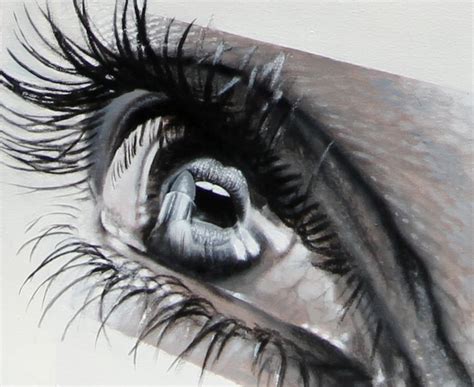 Photorealistic Paintings of Eyes Reflecting Their Surroundings