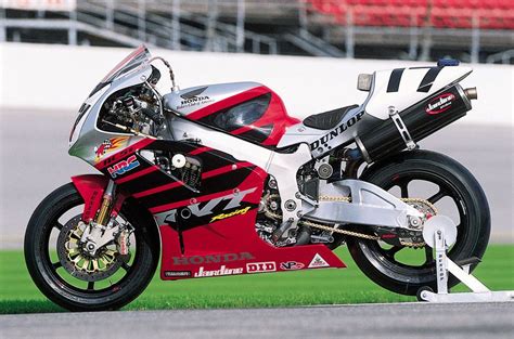 02 Honda RC51 AMA Superbike in 2022 | Racing bikes, Honda bikes, Best ...