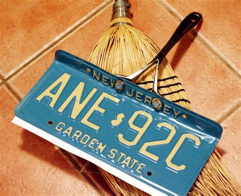 15 Cool Things That You Can Make With Old License Plates - Page 2 of 2