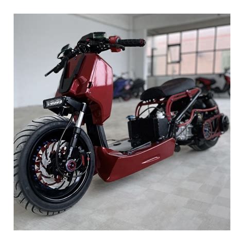 Red Honda Ruckus Modified