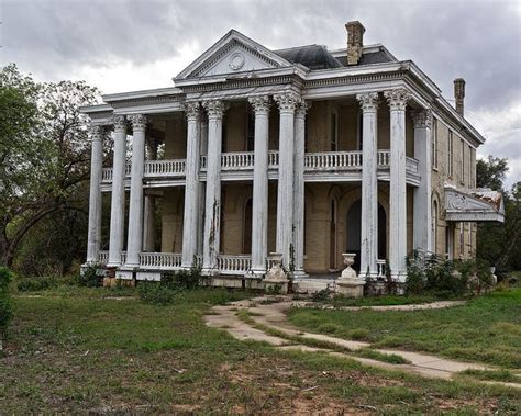 Casas abandonadas que parecem mal assombradas - Mundo Gump | Abandoned ...