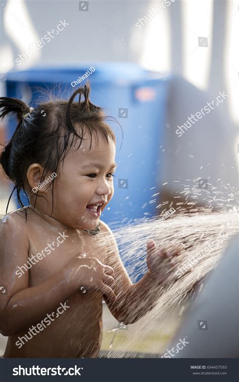 Asian Children Bathing Happily Children Play Stock Photo 694457593 ...