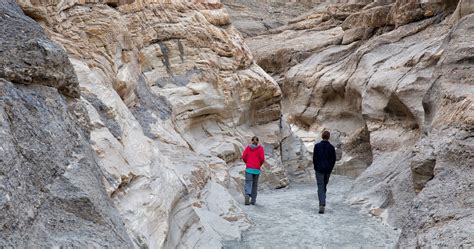 Hiking Mosaic Canyon in Death Valley | Earth Trekkers