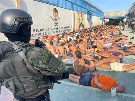 Los militares toman las cárceles de Ecuador tras decretar Lasso el ...