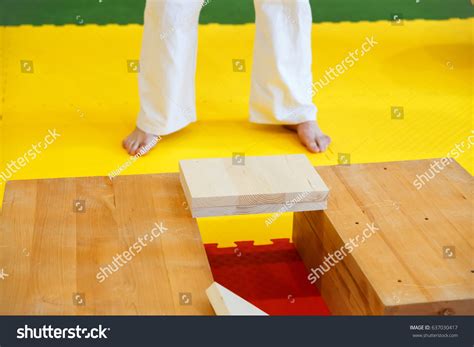 946 Breaking wooden board Images, Stock Photos & Vectors | Shutterstock