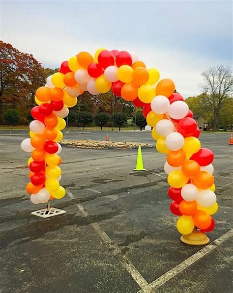 A $10 Balloon Arch and More Creative Party Ideas Using Balloons – Party ...