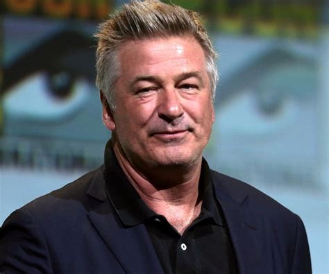 Alec Baldwin Biography - Childhood, Life Achievements & Timeline