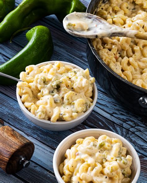 Creamy Hatch Chile Mac and Cheese - Chiles and Smoke