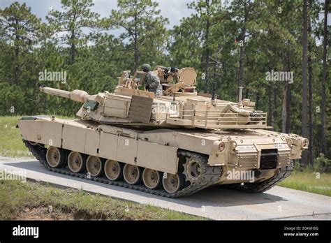 M1a2 sep v2 abrams tank hi-res stock photography and images - Alamy