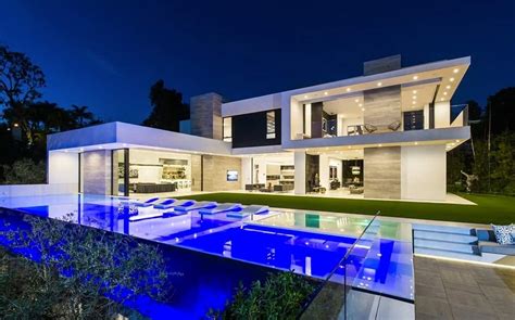 28 Incredible Modern Mansions That We’d Love to Call Home